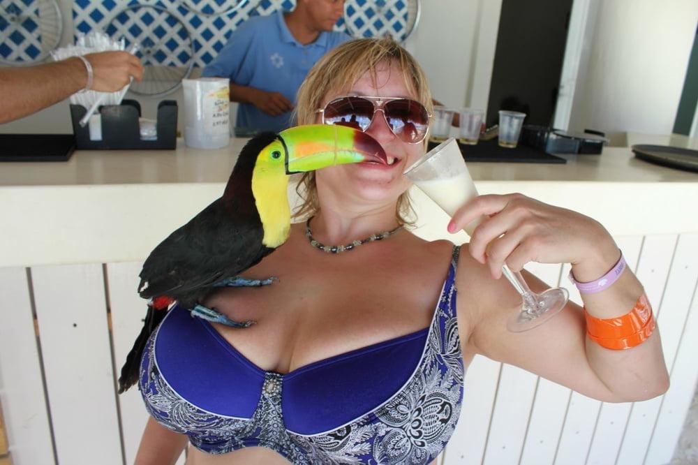 18P Busty Russian Woman 3670
