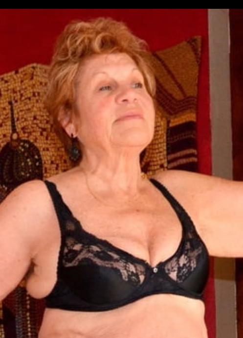 10P granny in suspenders  with great  arse