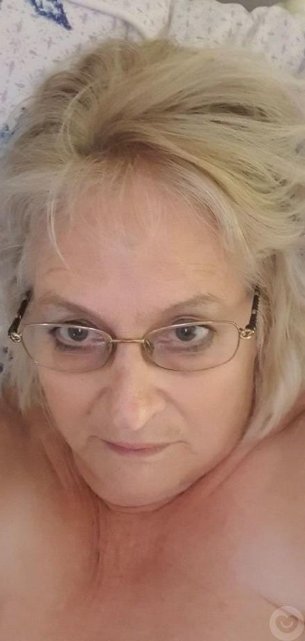 11P Granny Slut Pamela 76yo.. my next yummy hot fuck!
