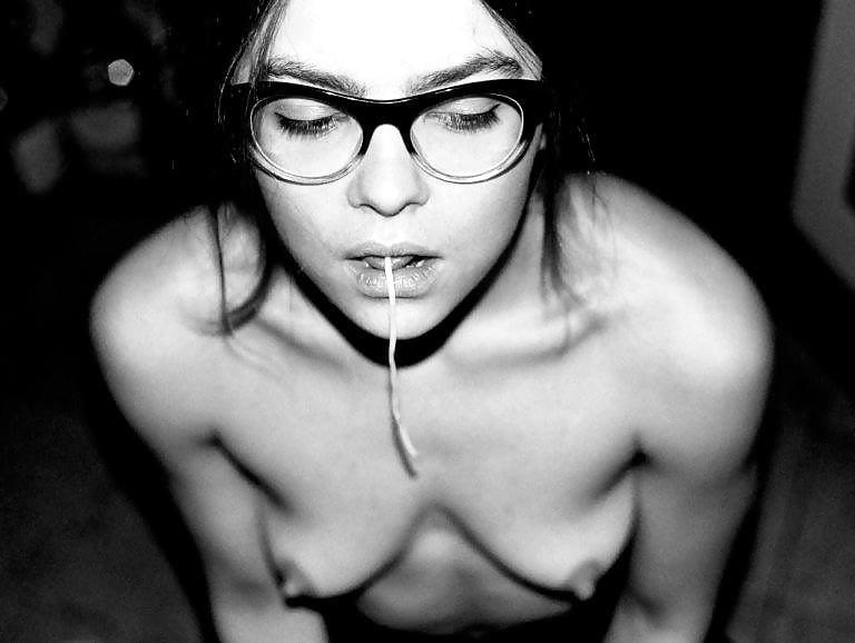 25P In black and white 4