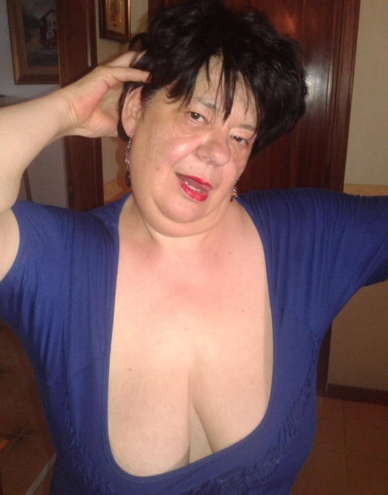 9P granny  wants it
