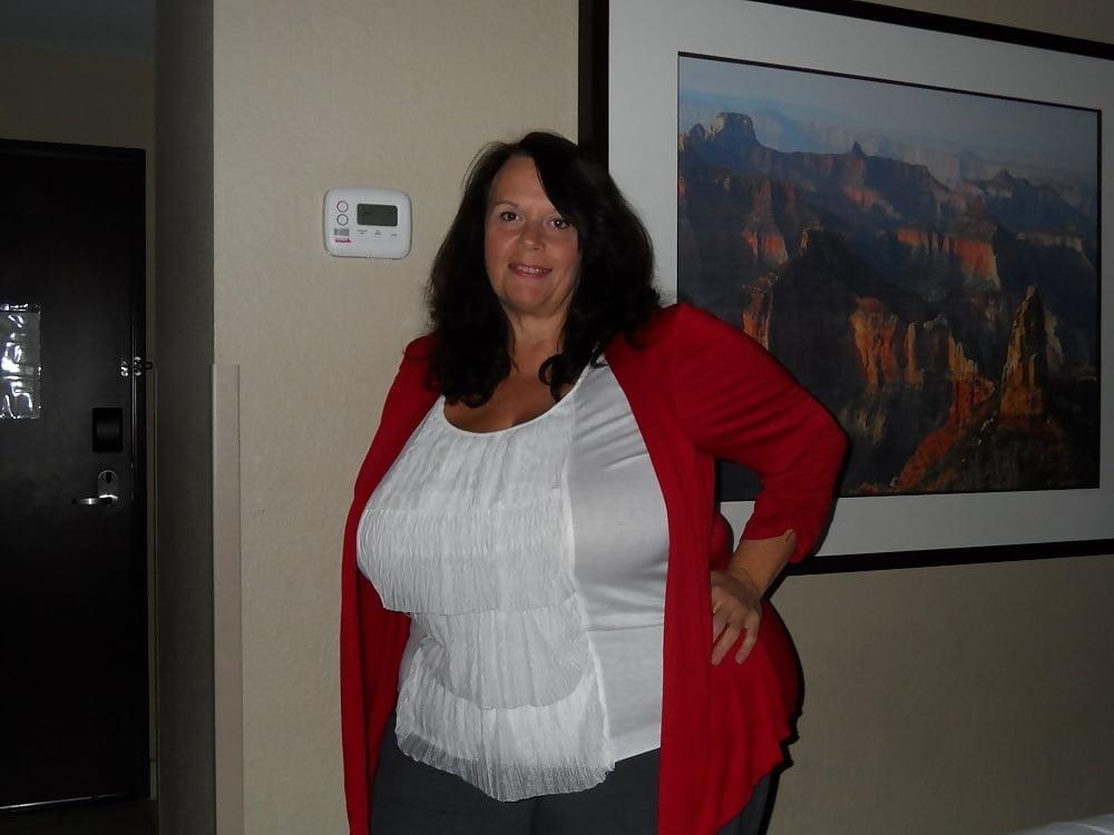 20P BBW - Mature - Clothed 5
