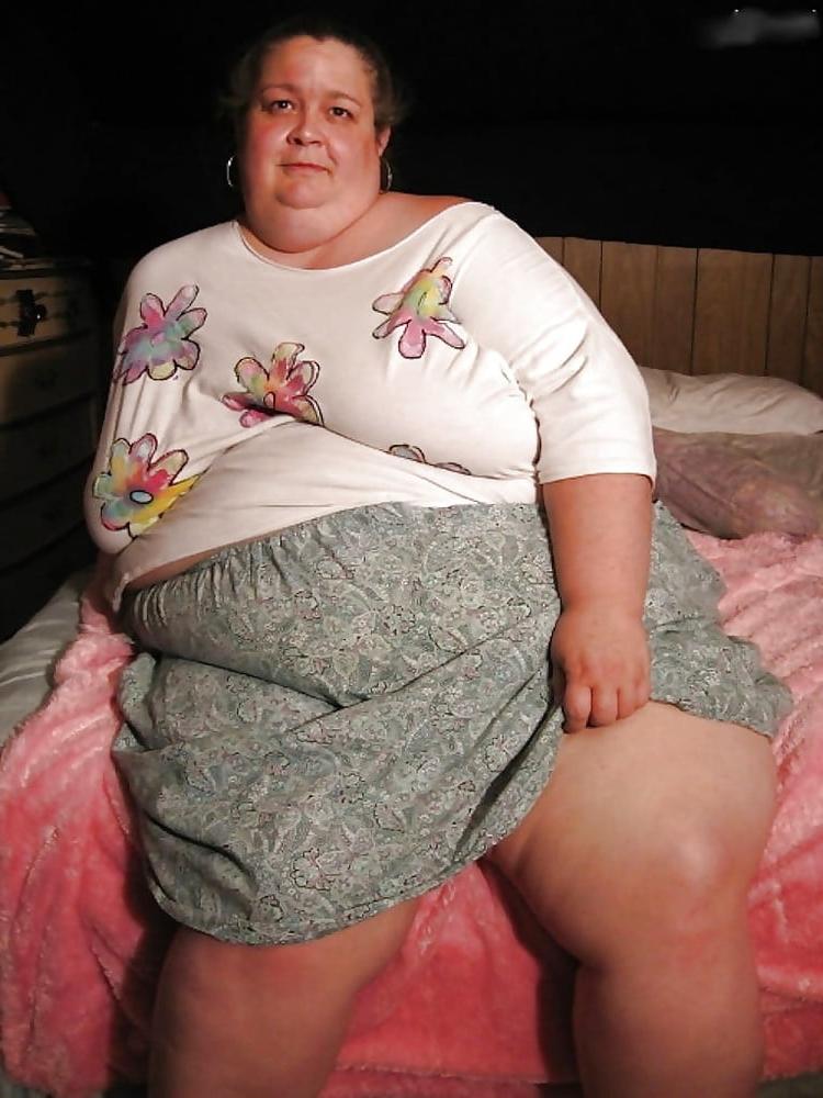 20P BBW - Mature - Clothed 5
