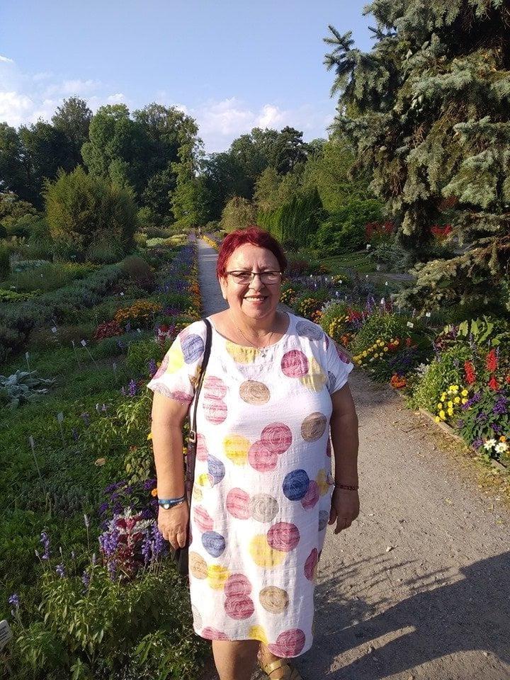 20P BBW - Mature - Clothed 5