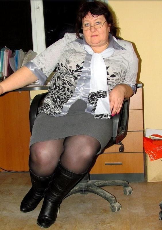 20P BBW - Mature - Clothed 5