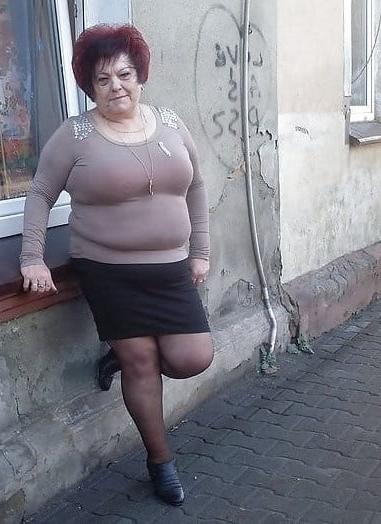 20P BBW - Mature - Clothed 5