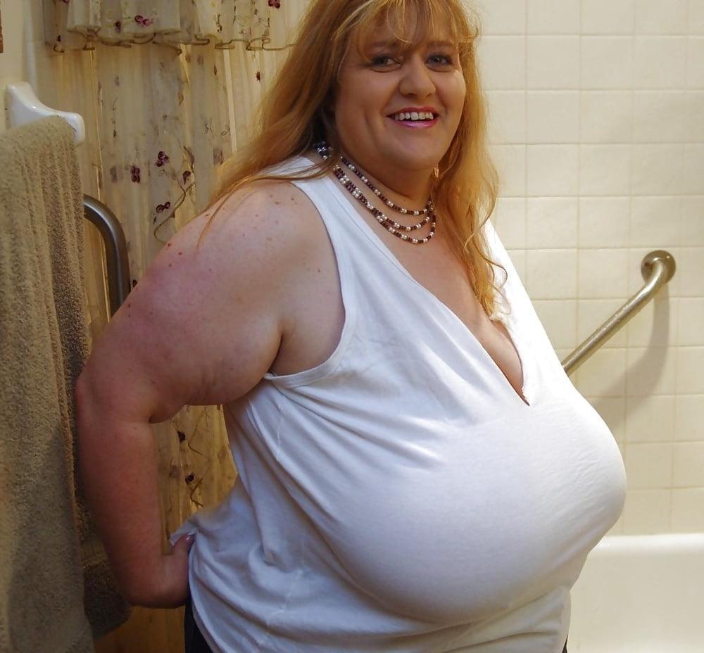 20P BBW - Mature - Clothed 5