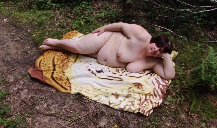 16P Bbw mix 1208 (In the wood)