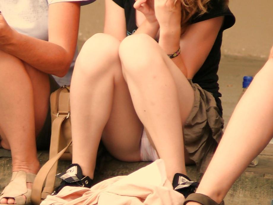 21P Mother and not her Daughter Upskirt Voyeur