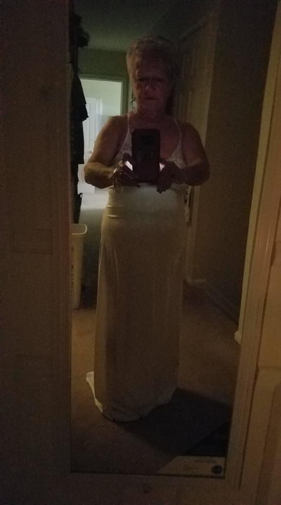 10P Late 60s White Granny Grey Hairs
