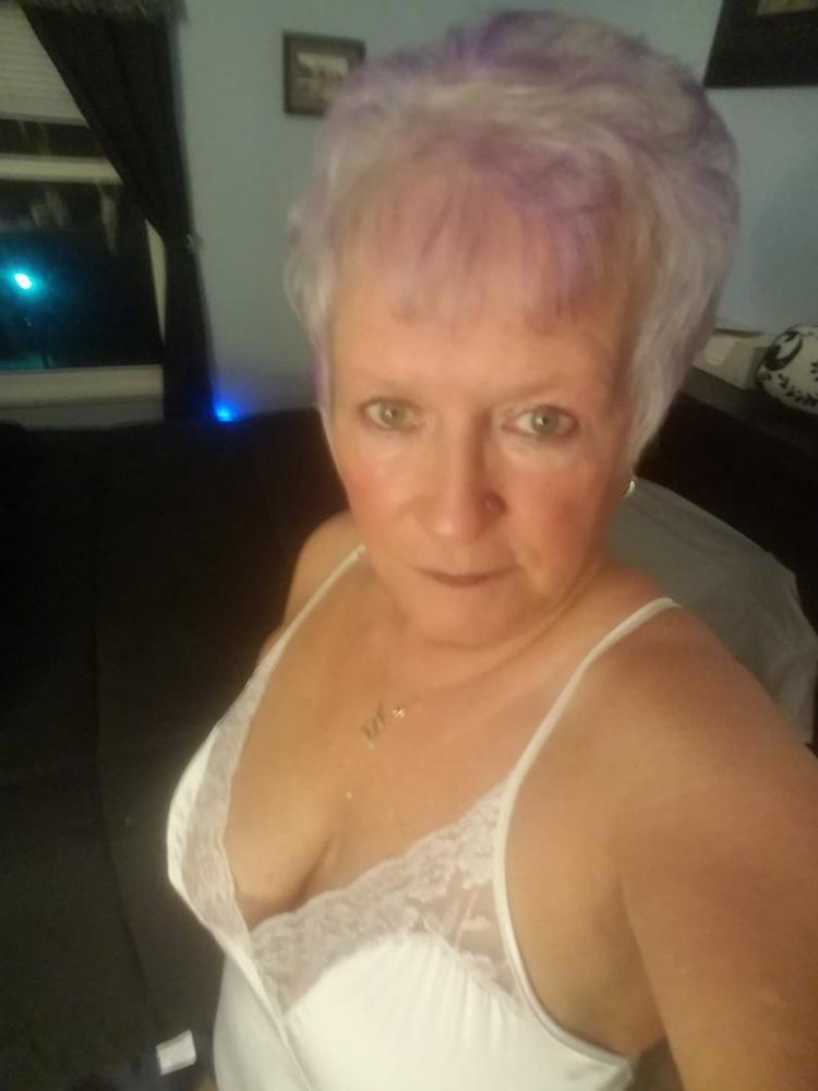 10P Late 60s White Granny Grey Hairs
