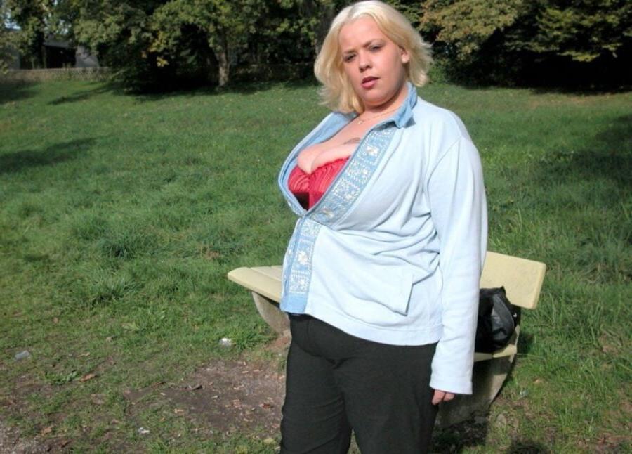 16P Bbw mix 1199 (In the park)