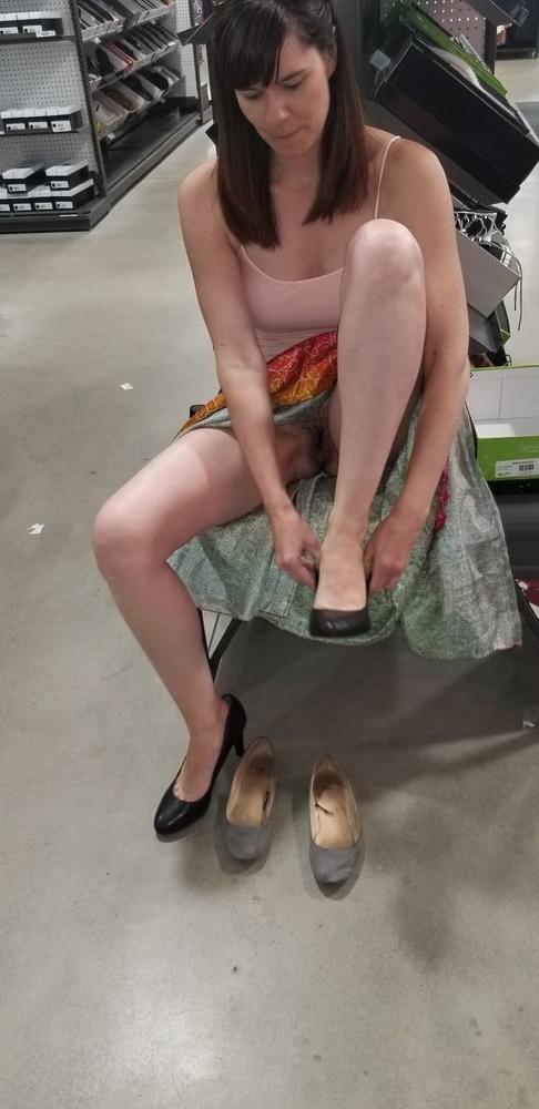 17P upskirt