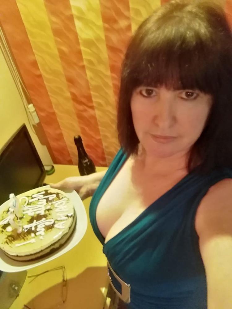 25P ROU ROMANIAN MILFS 66 ROMANIAN MOMS ARE WHORES
