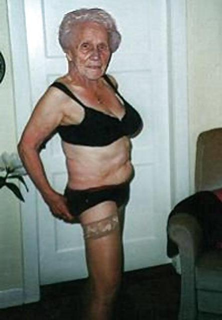 22P Hot Horny Grandma