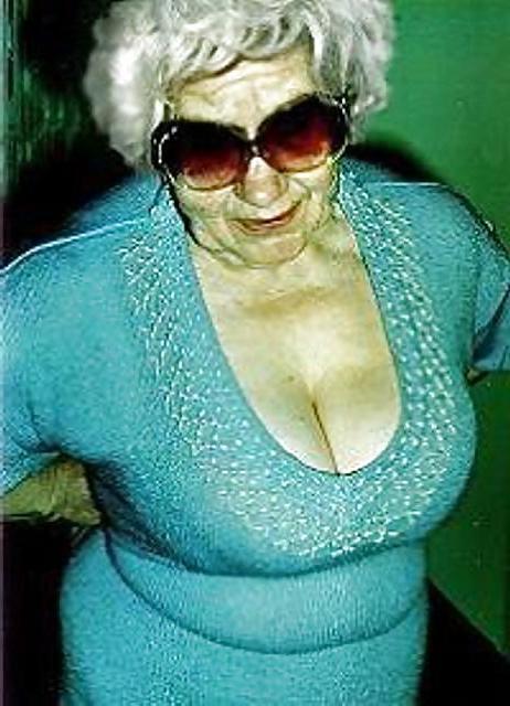 22P Hot Horny Grandma