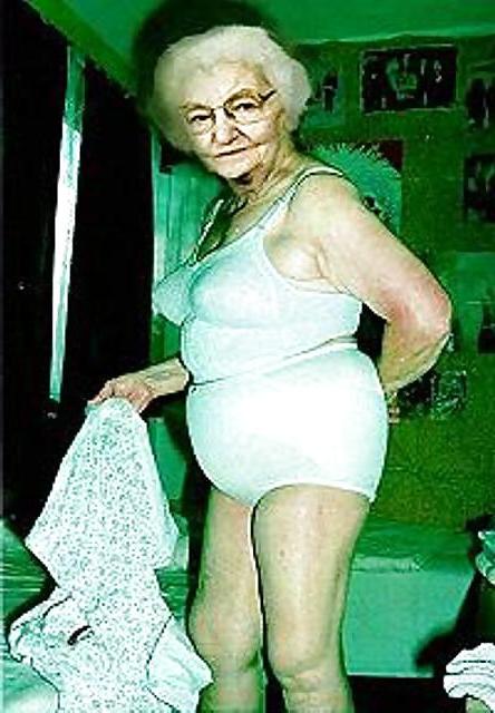 22P Hot Horny Grandma