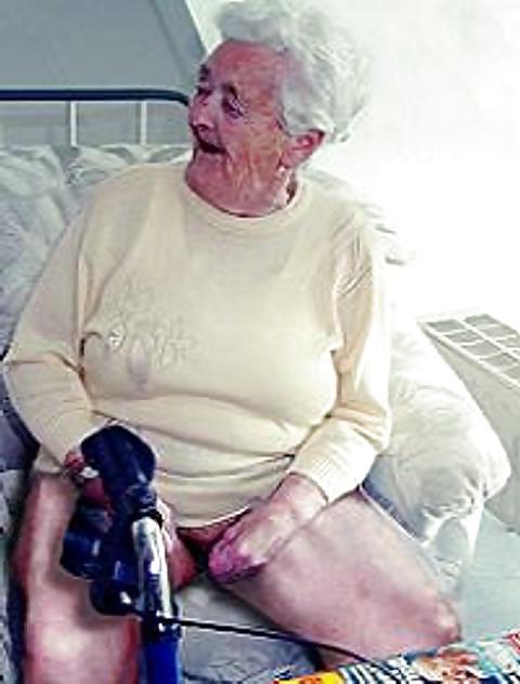 22P Hot Horny Grandma