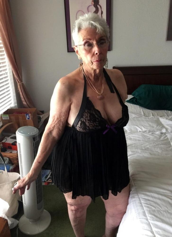 25P Granny Gallore 7