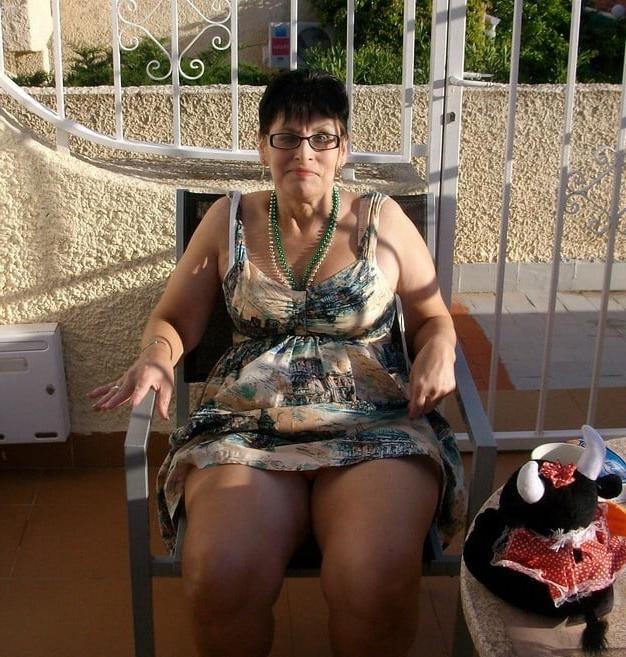 25P Granny are the best friends