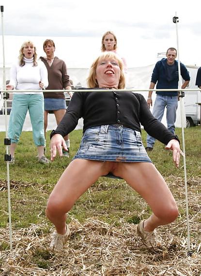 25P upskirt