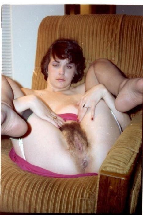 21P Vintage Babes Showing Their World 81