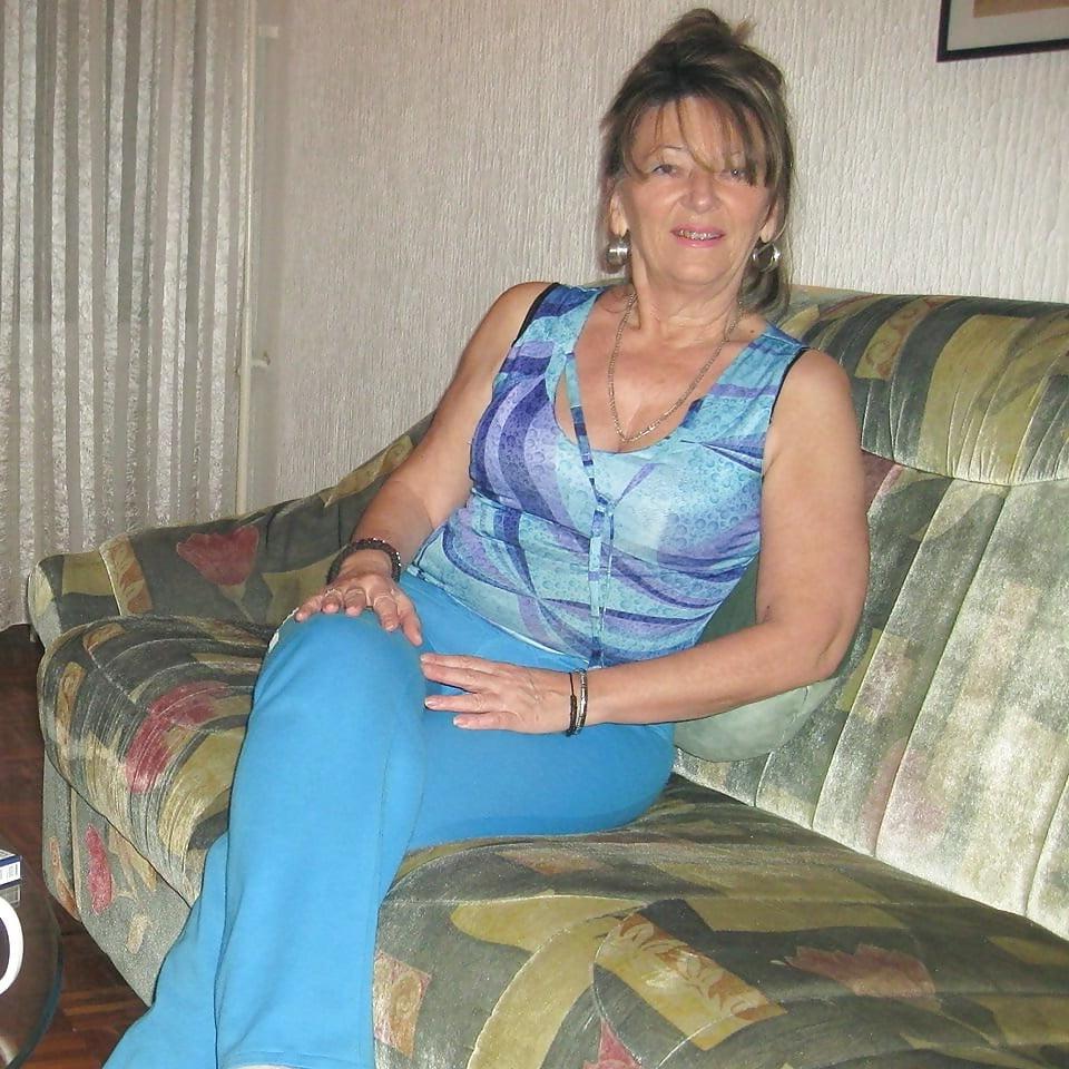 20P Granny Dressed 18