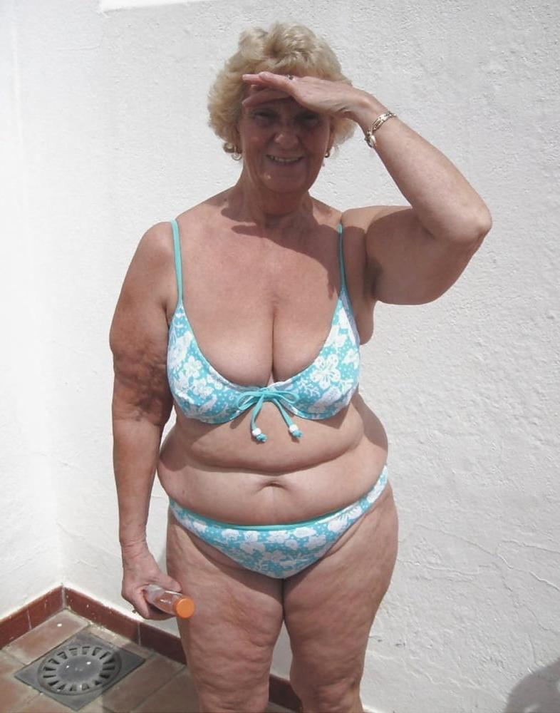 25P Granny are the best friends