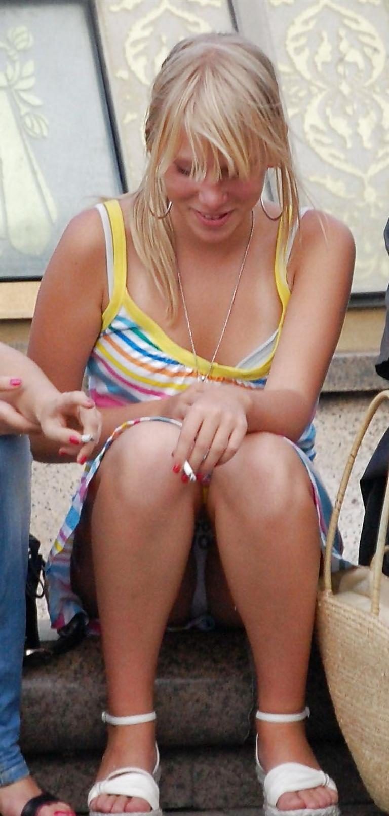 15P Voyeur pics 2