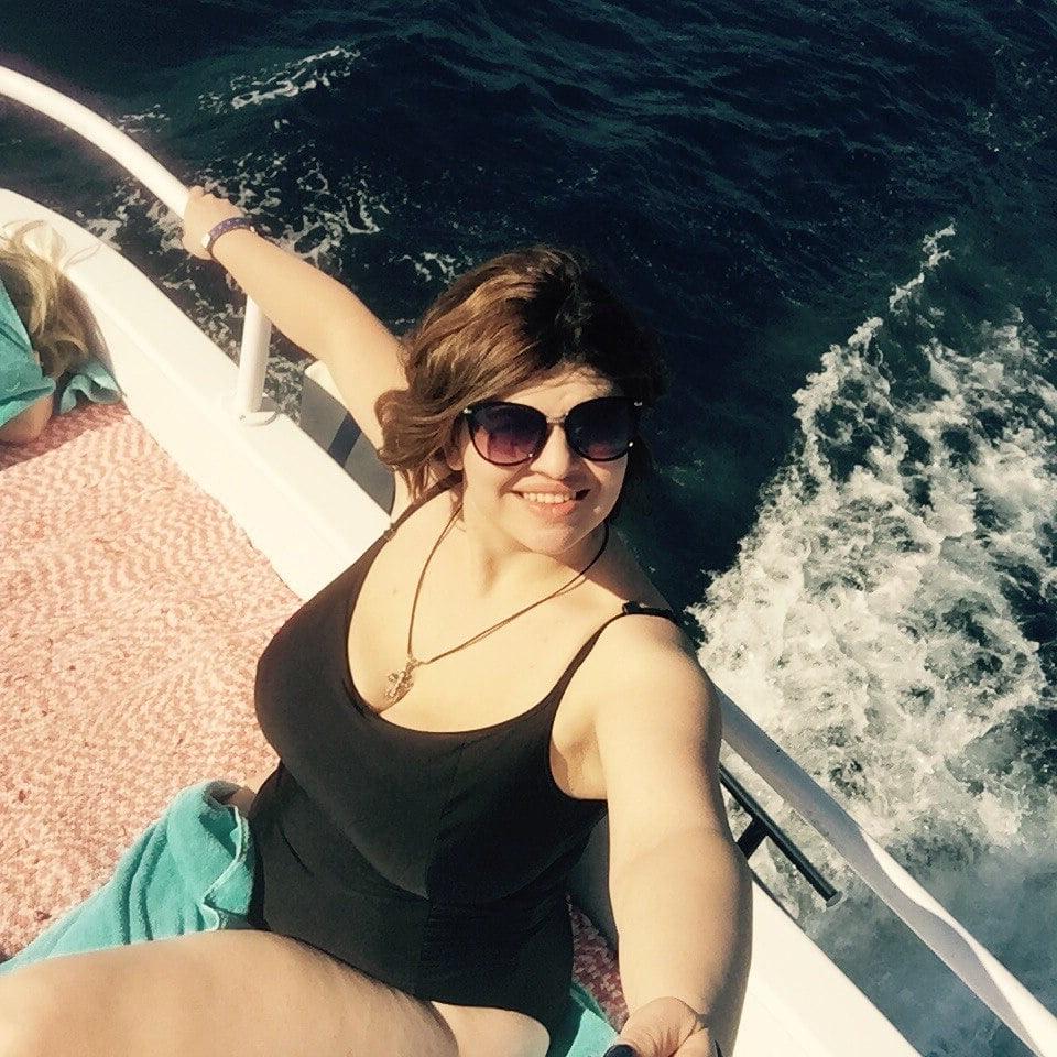 11P Busty Russian Woman 3666