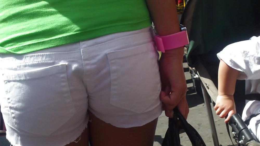 20P Nice sweet cute ass wearing butt swallowing shorts 