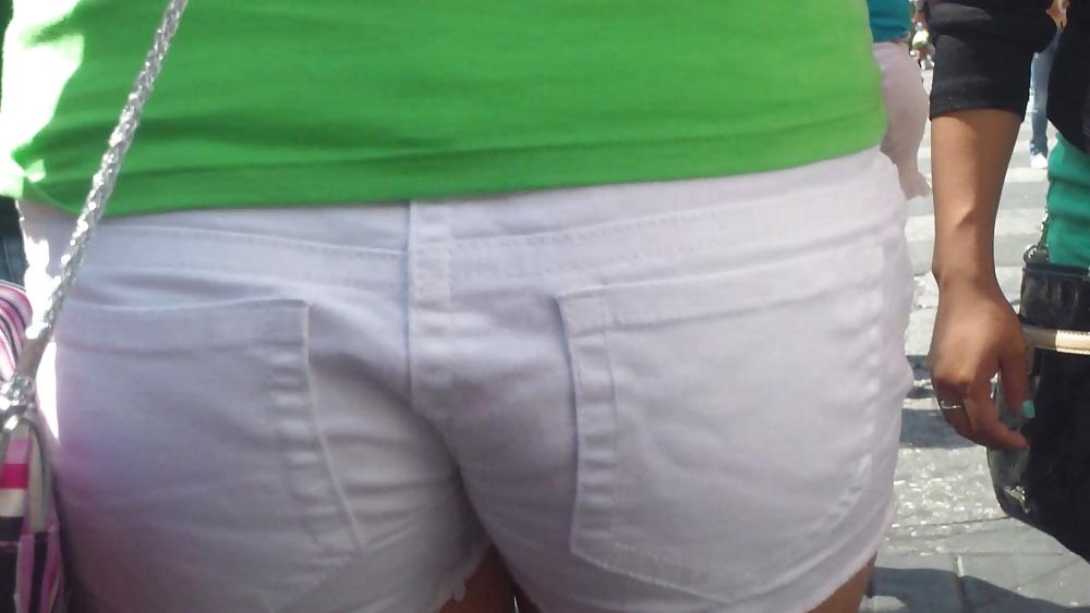 20P Nice sweet cute ass wearing butt swallowing shorts 