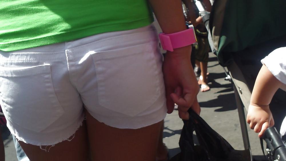 20P Nice sweet cute ass wearing butt swallowing shorts 