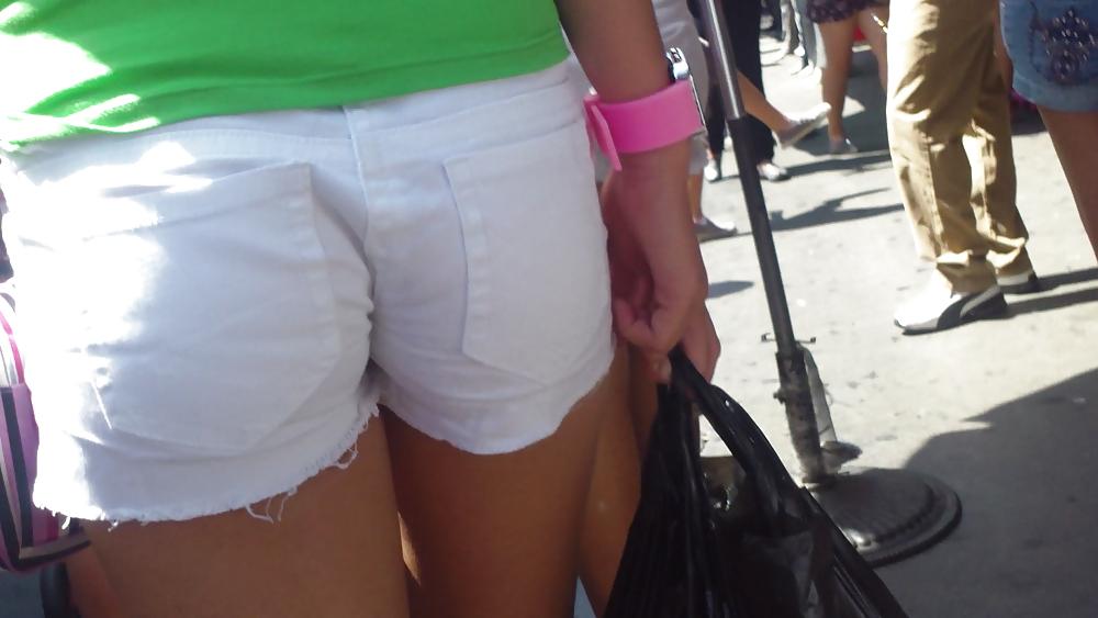 20P Nice sweet cute ass wearing butt swallowing shorts 