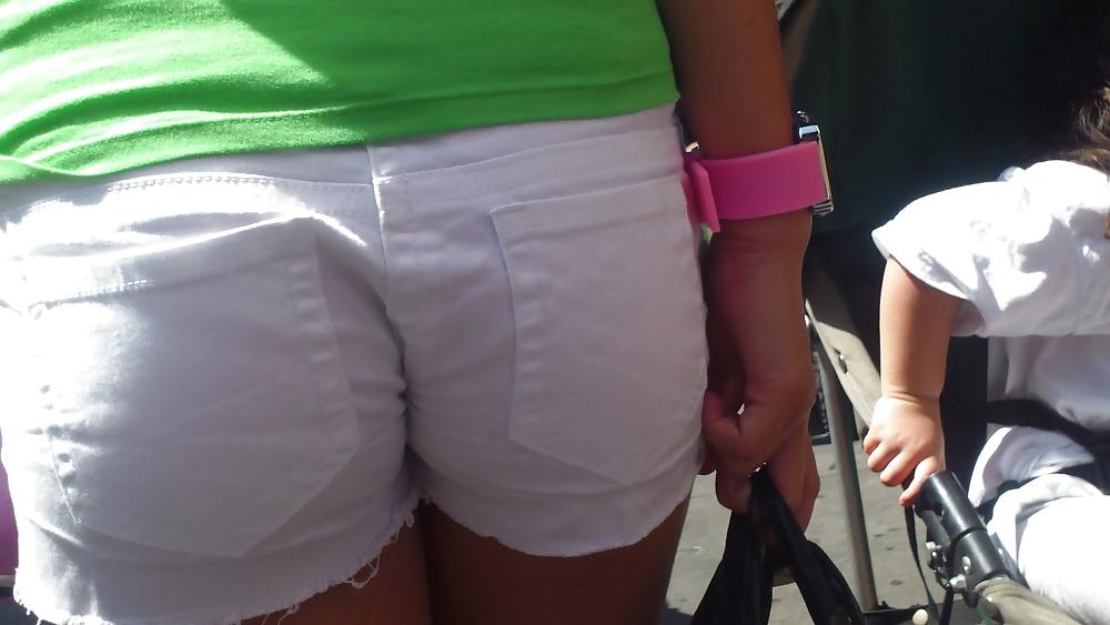 20P Nice sweet cute ass wearing butt swallowing shorts 