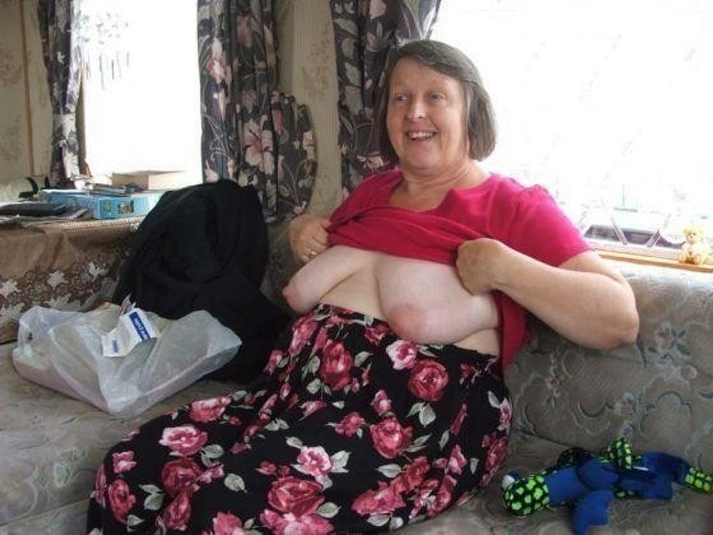 25P Granny are the best friends