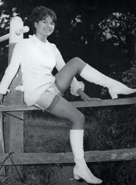 25P Vintage Stockings 57