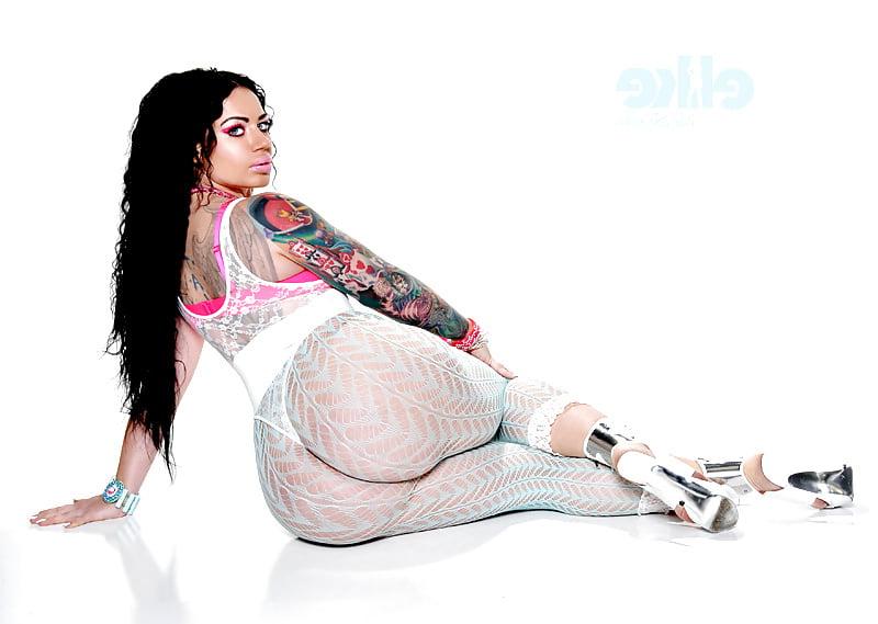 25P 3Lk3 Big Butt Model