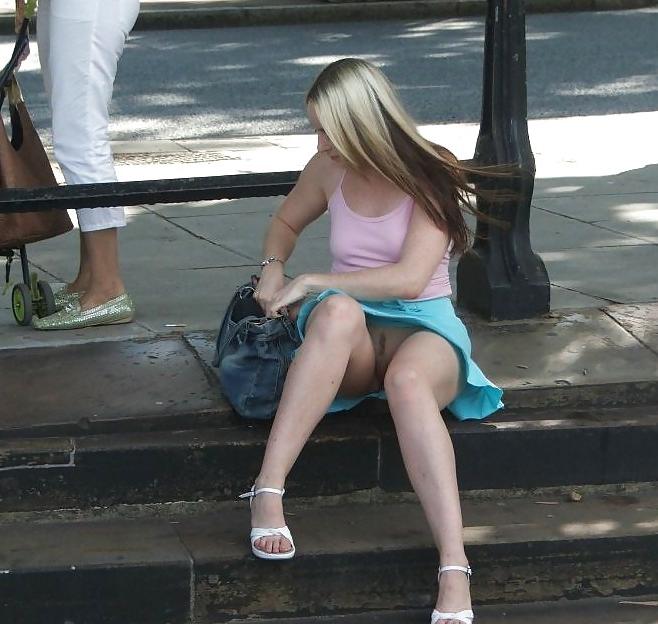 25P Upskirt Pussy 7