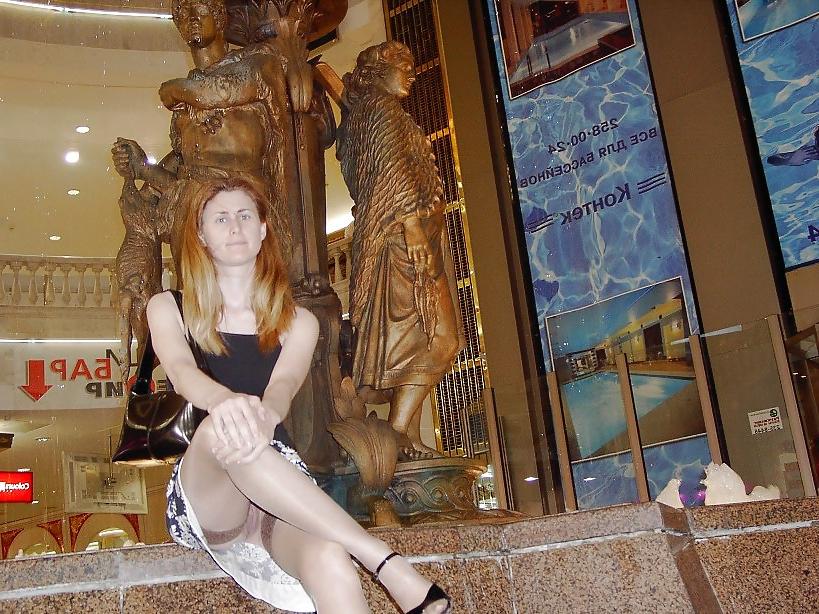 25P Upskirt Pussy 7