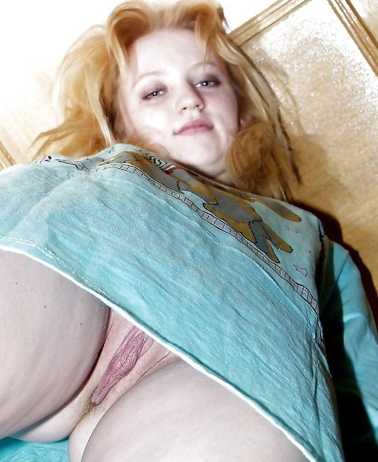 25P Upskirt Pussy 8