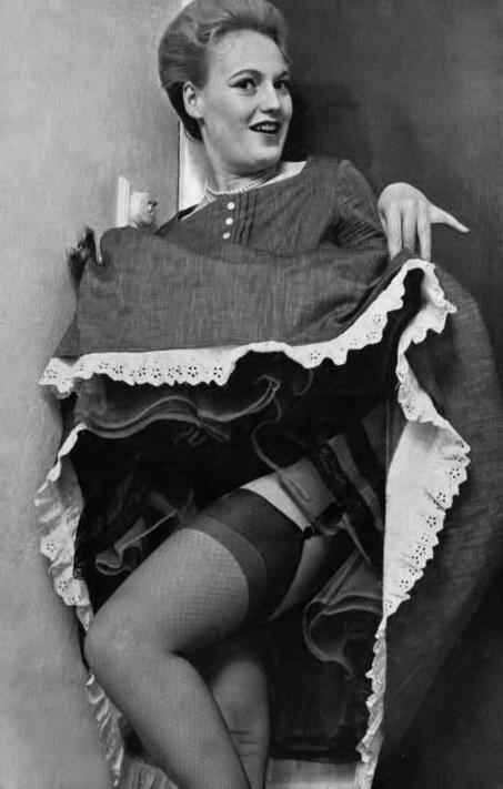 25P Vintage Stockings 52