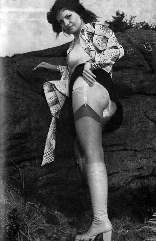 25P Vintage Stockings 50