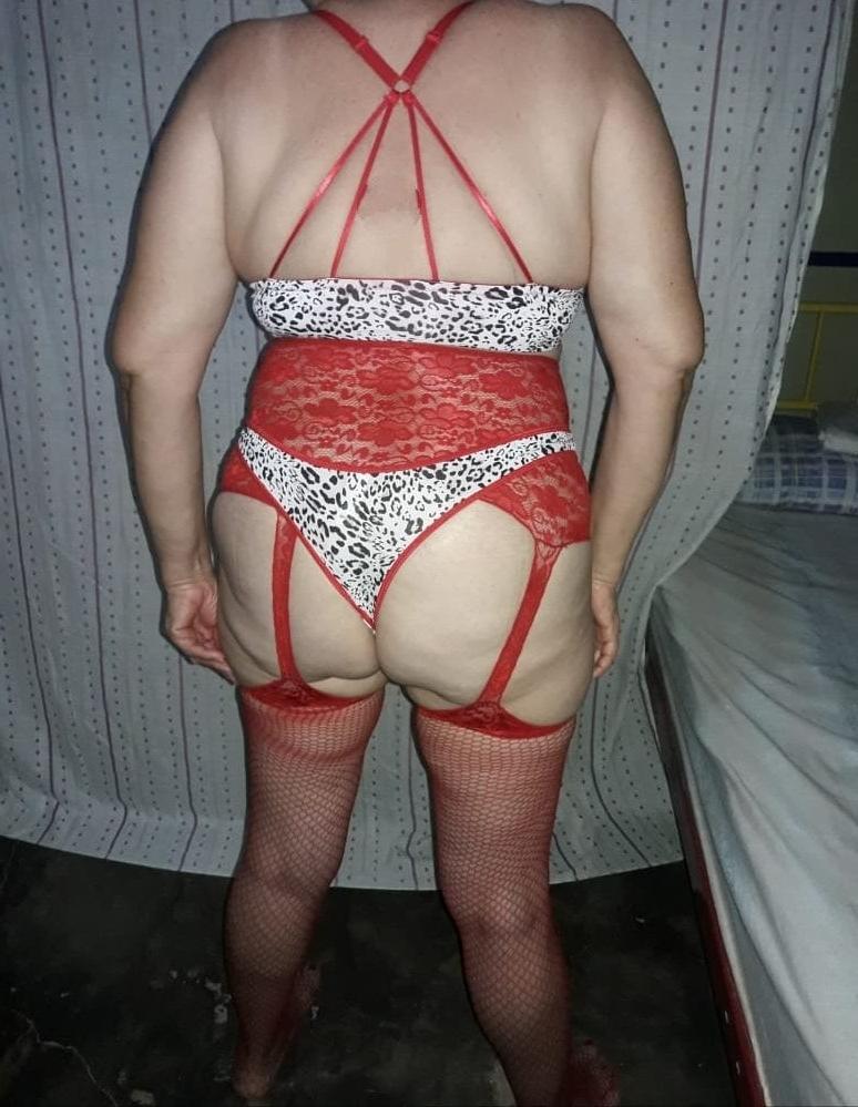 19P Sonia 60 anos madura granny culona en lenceria