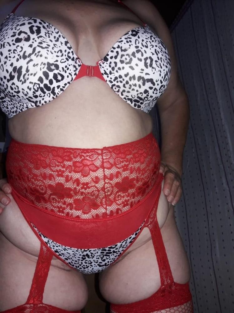 19P Sonia 60 anos madura granny culona en lenceria