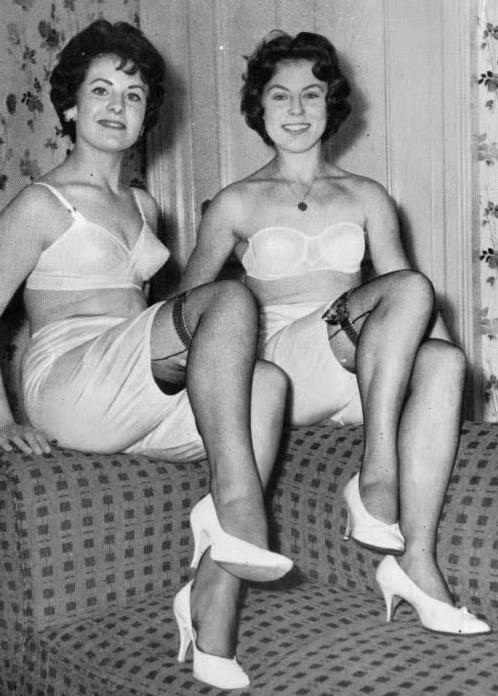 25P Vintage Stockings 51