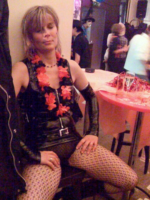 25P UPSKIRT 15
