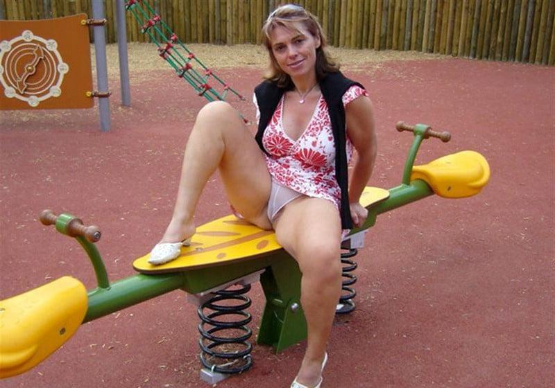25P UPSKIRT 15