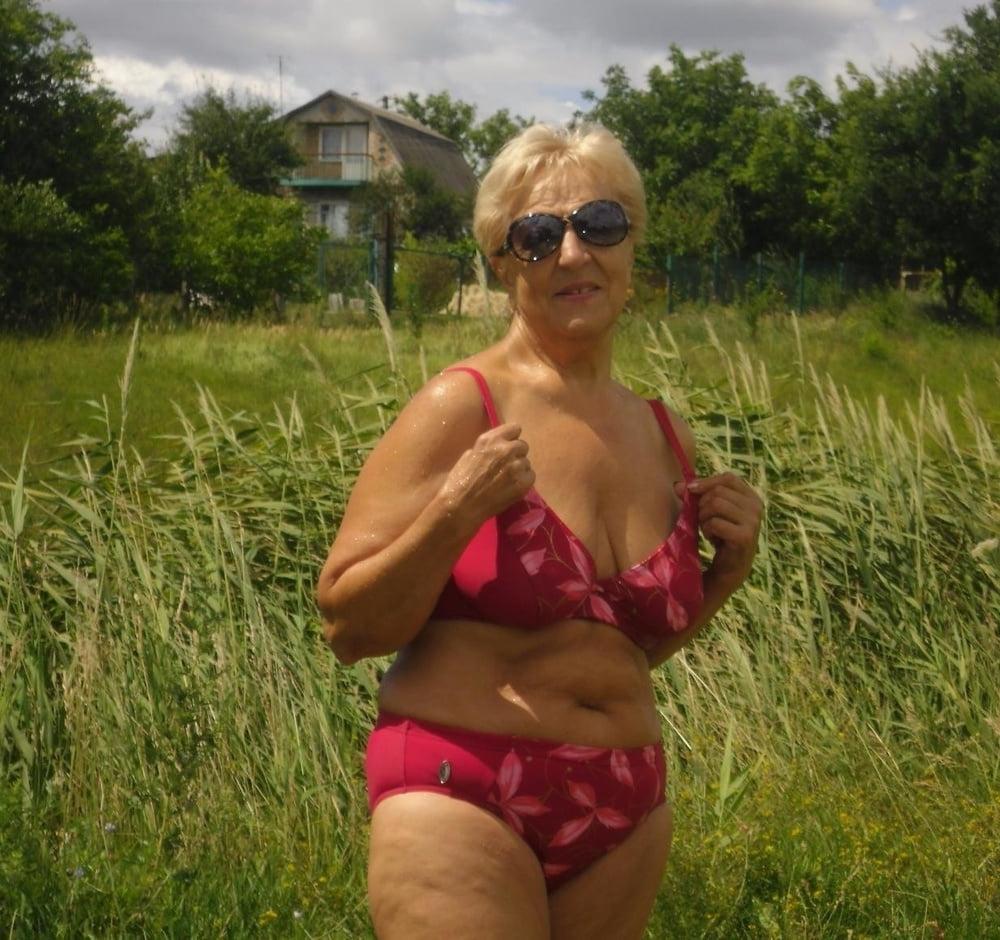 25P Granny are the best friends