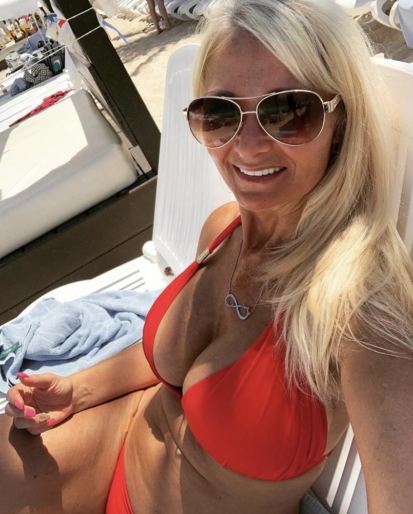 25P Tits ..... I Need a Vacation 1.0